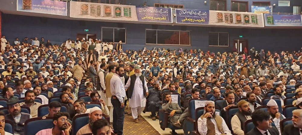 رونمایی از آثار مکتوب با محوریت تقریب اسلامی در پاکستان