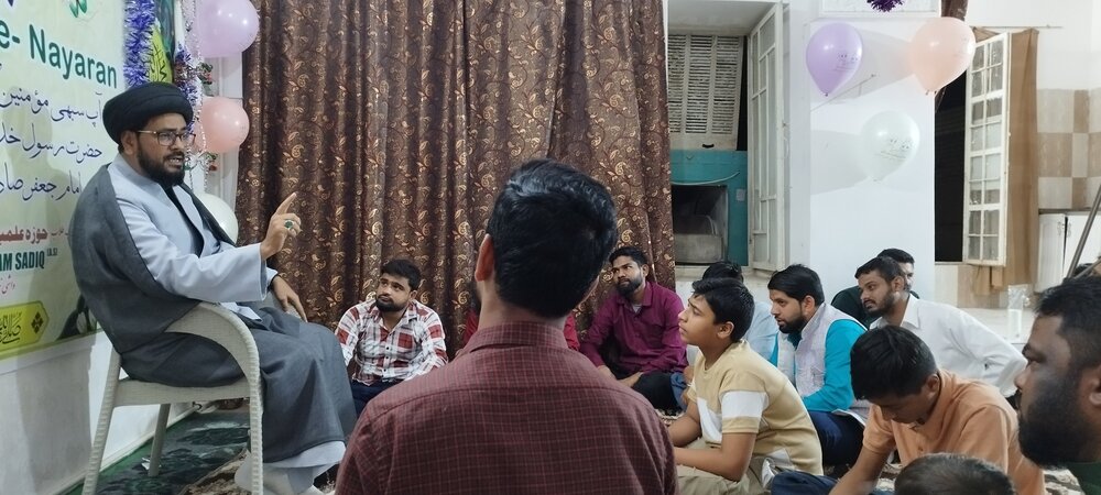 क़ुम अलमुक़द्देसा में हौज़ा ए इल्मिया इमाम सादीक अ.स.की ओर जश्न ए सादेक़ैन का आयोजन 