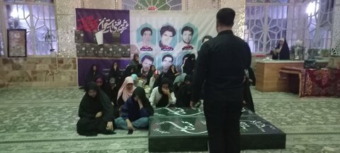 تصاویر/ مراسم شبی با شهدا با حضور طلاب و دانشجویان شهر کشکوئیه