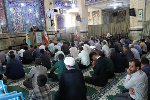 تصاویر/ اقامه نماز جمعه شهر زیدآباد