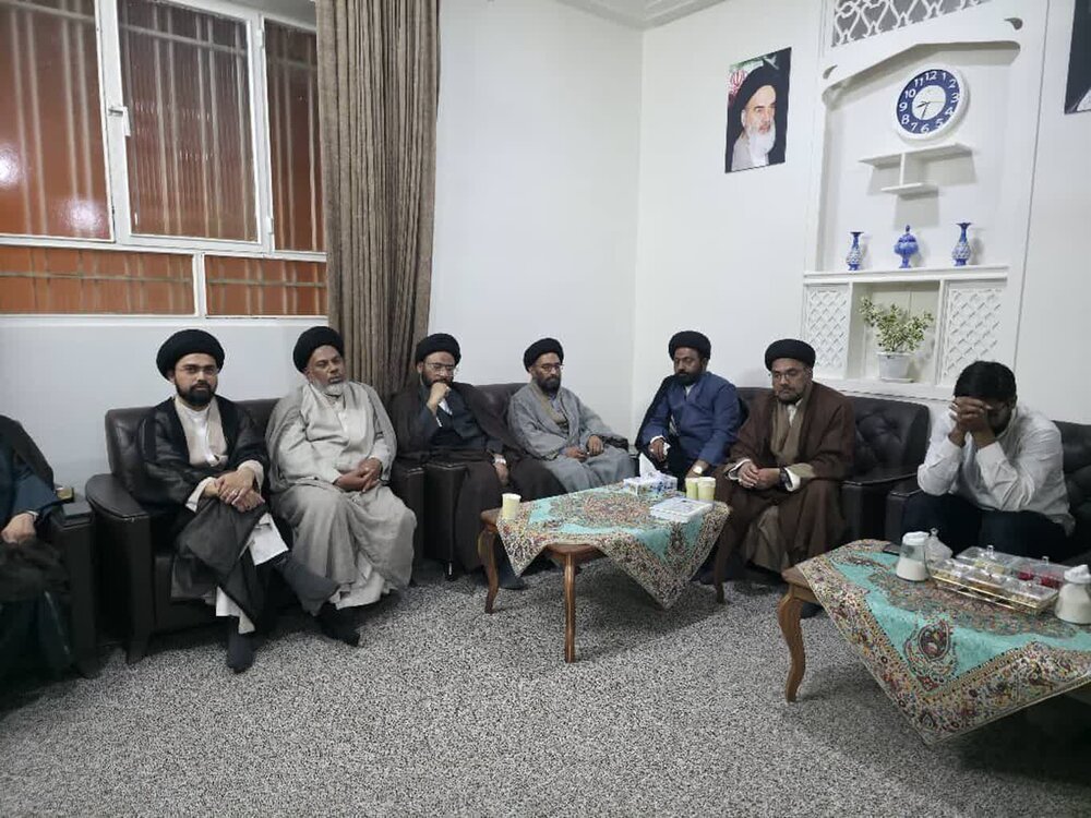 نشست نمایندگان ولی فقیه در هند با نخبگان هندی مقیم قم