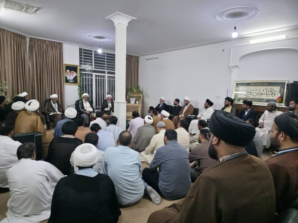 نشست نمایندگان ولی فقیه در هند با نخبگان هندی مقیم قم