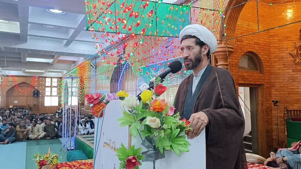 رسول و آل رسول کی حیاتِ طیبہ انسانوں کی ہدایت کے لیے نور کی حیثیت رکھتی ہے، مقررین