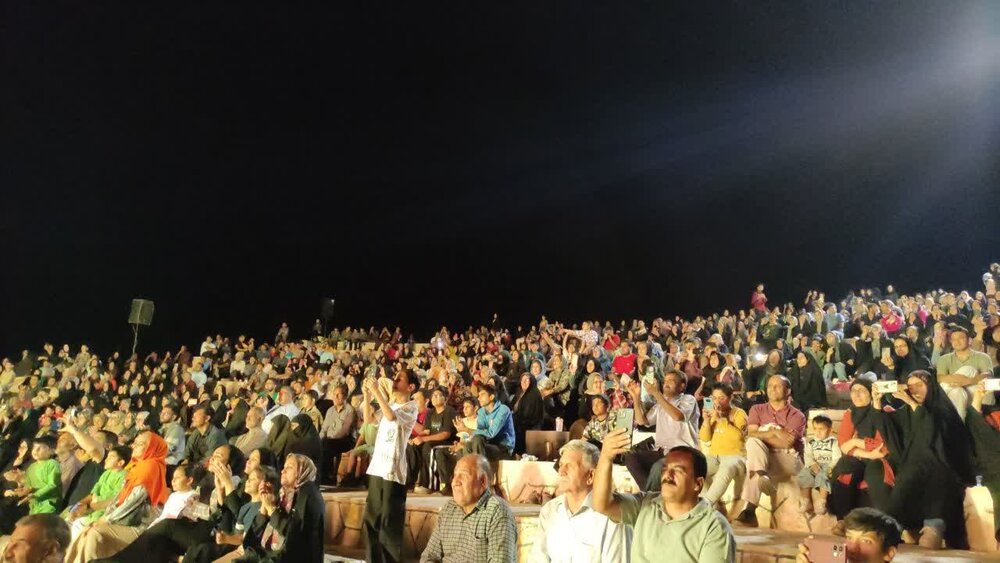 جشنواره آل طاها همراه با جشن شکرانه شاتوت برزک کاشان برگزار شد + تصاویر