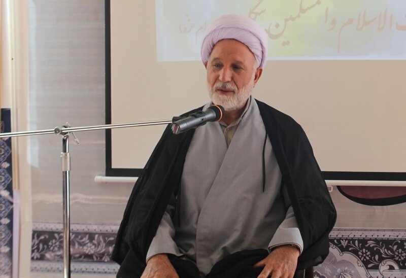 روحانیت، پیشقراول مبارزه با استبداد از مشروطه تا انقلاب بوده است