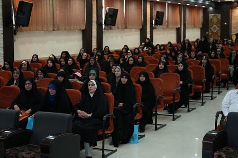 تصاویر آغاز دوره توانمندسازی ارکان شبکه تربیتی صالحین استان لرستان در مشهد مقدس