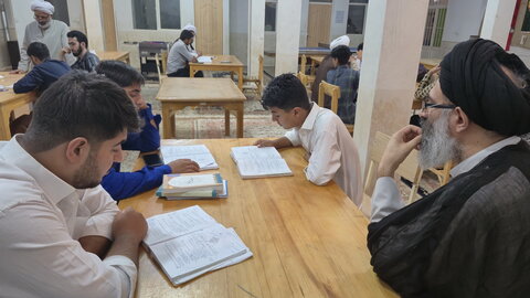 تصاویر/ مباحثه طلاب مدرسه علمیه آیت‌الله مصطفوی(ره) کاشان