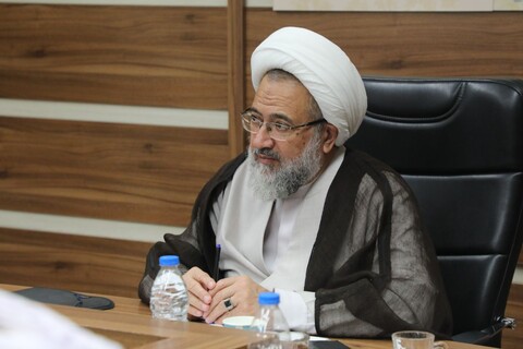 تصاویر/ دیدار جمعی از اساتید، معاونان مدیریت حوزه علمیه استان و پژوهشگران با آیت الله ابوالقاسم علیدوست استاد درس خارج حوزه علمیه قم