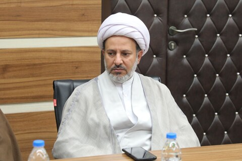 تصاویر/ دیدار جمعی از اساتید، معاونان مدیریت حوزه علمیه استان و پژوهشگران با آیت الله ابوالقاسم علیدوست استاد درس خارج حوزه علمیه قم