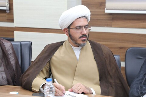 تصاویر/ دیدار جمعی از اساتید، معاونان مدیریت حوزه علمیه استان و پژوهشگران با آیت الله ابوالقاسم علیدوست استاد درس خارج حوزه علمیه قم