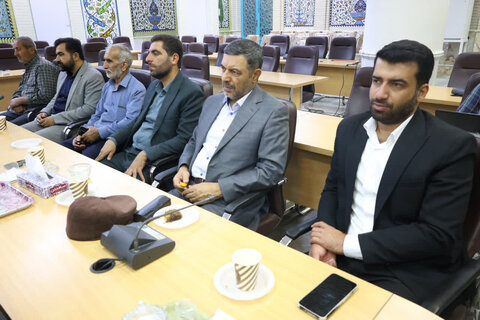 دیدار مدیر و کارکنان اداره کل اوقاف و امور خیریه چهارمحال و بختیاری با امام‌جمعه شهرکرد