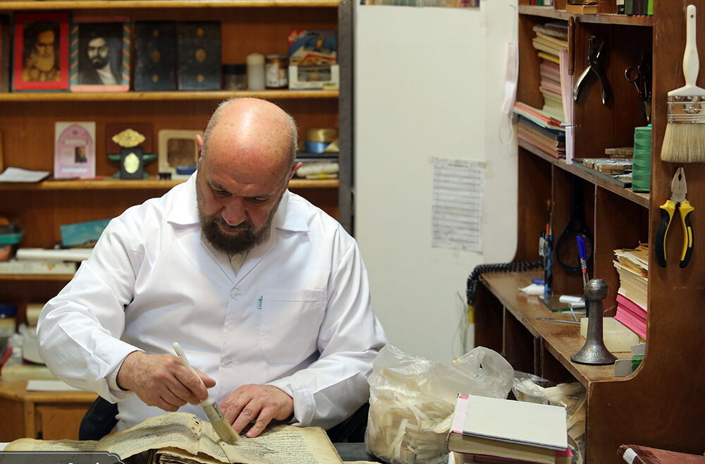 مرمت و بازسازی بیش از ۲ هزار جلد کتاب خطی در کتابخانه فاطمی