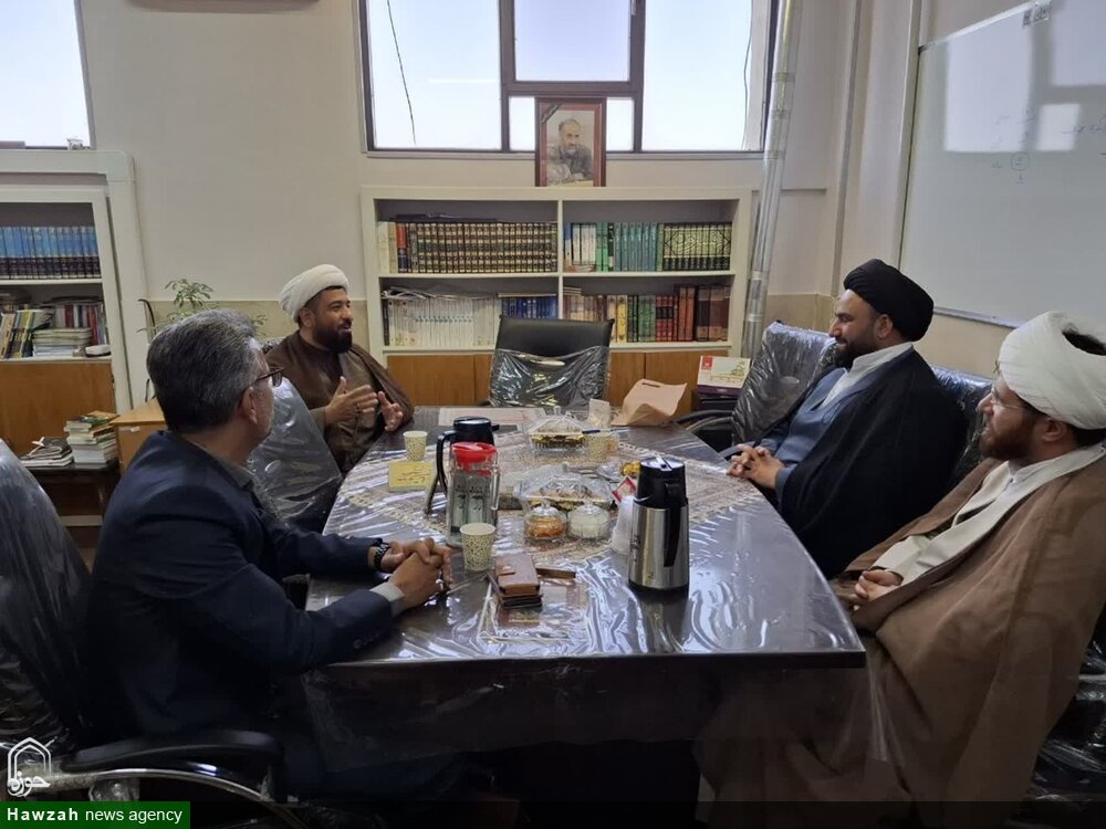دیدار رئیس عقیدتی سیاسی فرماندهی انتظامی با معاون تهذیب حوزه علمیه اصفهان