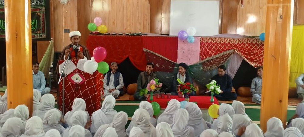 بلتستان؛ گرلز ہائی اسکول کے تحت جشنِ صادقین کا اہتمام/معارف اسلامی کورس کے انعقاد پر علمائے کرام کو خراجِ تحسین