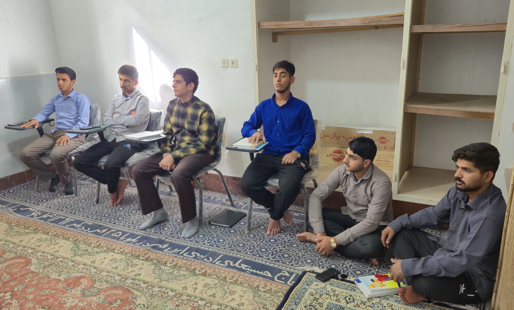 تصاویر/ حضور طلاب مدرسه علمیه آیت‌الله مصطفوی (ره) در کلاس‌های سال تحصیلی جدید