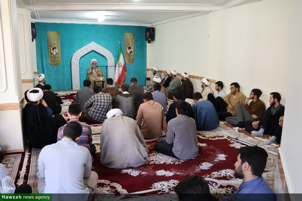 ارزش انسان به علم و معرفت است