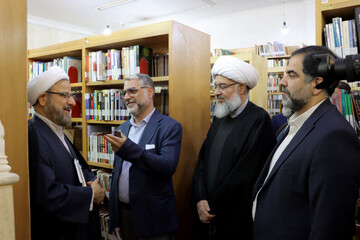 طلاب دامنه مطالعات خود را گسترش دهند