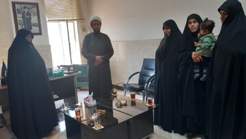 دیدار اعضای مؤسسه عالی ریحانه الرسول(س) با مسئول نمایندگی ولی‌فقیه در ناحیه بسیج ساوه