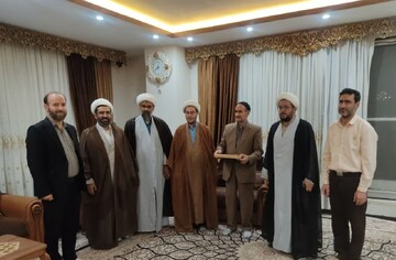 وقف یک واحد آپارتمان به مدرسه علمیه نهاوند+عکس