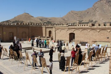 گشایش نمایشگاه بین‌المللی کاریکاتوریست چهره ۱۷ کشور جهان در خرم آباد