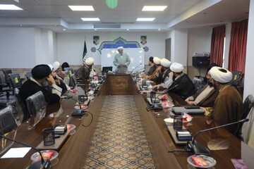 تصاویر/ برگزاری سومین جلسه آموزش تخصصی نحوه برگزاری و شرکت در حلقات صالحین در حوزه علمیه استان یزد