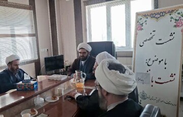 تصاویر/ جلسه هم اندیشی هیئت امنا مساجد سریش آباد با حضور امام جمعه قروه