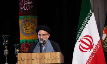 شهامت رهبر معظم انقلاب در مواجهه با دشمن برگرفته از فرهنگ عاشورا است