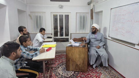 تصاویر/ حضور طلاب مدرسه علمیه امام خمینی(ره) در کلاس‌های سال تحصیلی جدید