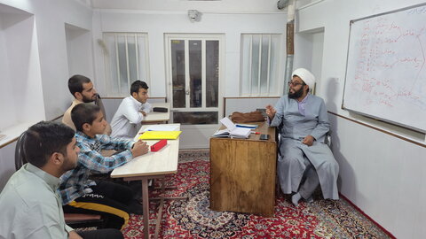 تصاویر/ حضور طلاب مدرسه علمیه امام خمینی(ره) در کلاس‌های سال تحصیلی جدید