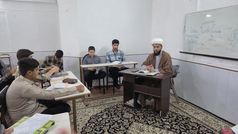 تصاویر/ حضور طلاب مدرسه علمیه امام خمینی(ره) در کلاس‌های سال تحصیلی جدید