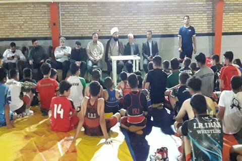 تصاویر/ امام جمعه بیستون، میهمان ویژه خانه کشتی شد