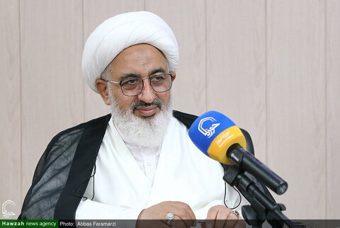 Photos/Visite du représentant du Guide suprême en Inde à l'agence de presse Hohzah