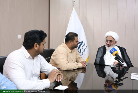 Photos/Visite du représentant du Guide suprême en Inde à l'agence de presse Hohzah