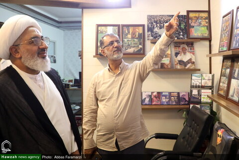 Photos/Visite du représentant du Guide suprême en Inde à l'agence de presse Hohzah