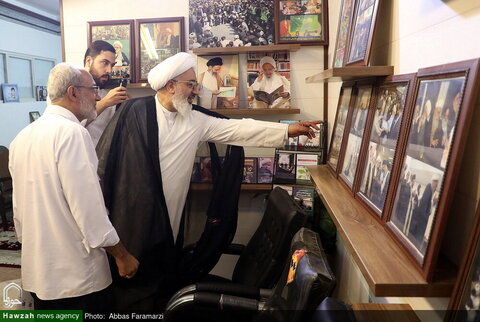 Photos/Visite du représentant du Guide suprême en Inde à l'agence de presse Hohzah