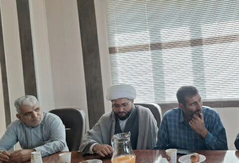 تصاویر/ حضور حجت الاسلام عابدین رستمی؛ امام جمعه قروه در جلسه هم اندیشی هیئت امنا مساجد سریش آباد