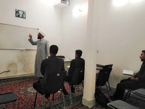 تصاویر/ حضور طلاب مدرسه علمیه آیت‌الله مدنی کاشانی(ره) در کلاس‌های درس