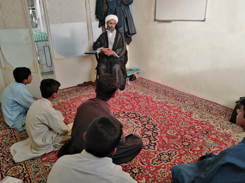 تصاویر/ حضور طلاب مدرسه علمیه آیت‌الله مدنی کاشانی(ره) در کلاس‌های درس