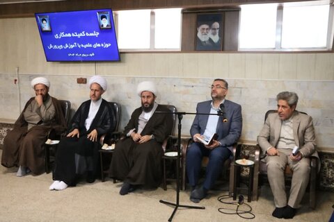 تصاویر/ جلسه کمیته همکاری حوزه های علمیه با آموزش و پرورش خوی