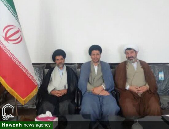 ائمه جمعه در پیوند مرکز خدمات حوزه با جامعه طلبگی نقش بی‌بدیل دارند