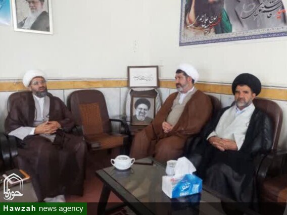 ائمه جمعه در پیوند مرکز خدمات حوزه با جامعه طلبگی نقش بی‌بدیل دارند