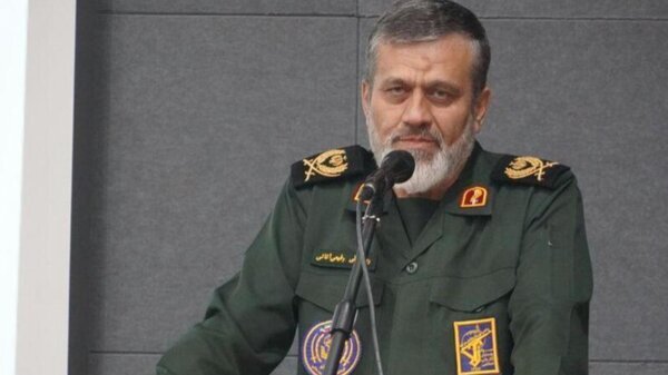 سردار سلامی الگویی برای همه نسل‌ها است