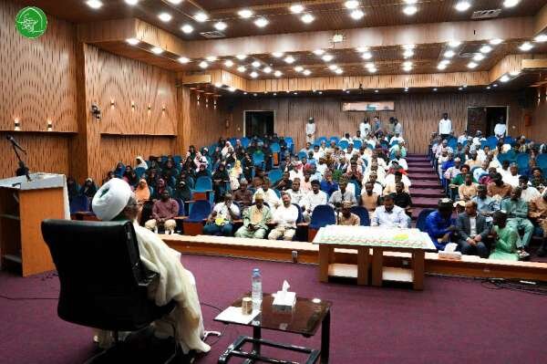 Sheikh Zakzaky Meets with Nigerian Students in Iran
