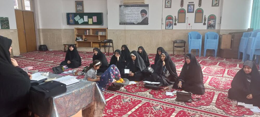 آموزش پیشرفته نوحه‌خوانی ویژه طلاب خواهر در اردکان