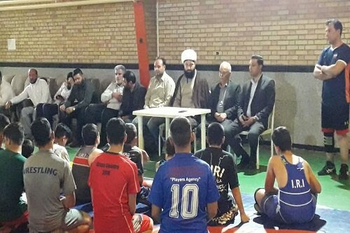 بازدید از خانه کشتی شهدای بیستون با محوریت توسعه امکانات ورزشی+عکس