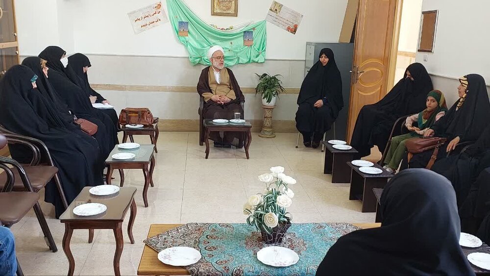 حضرت خدیجه(س)؛ الگویی جامع برای زن مسلمان در عرصه‌های فردی، خانوادگی و اجتماعی