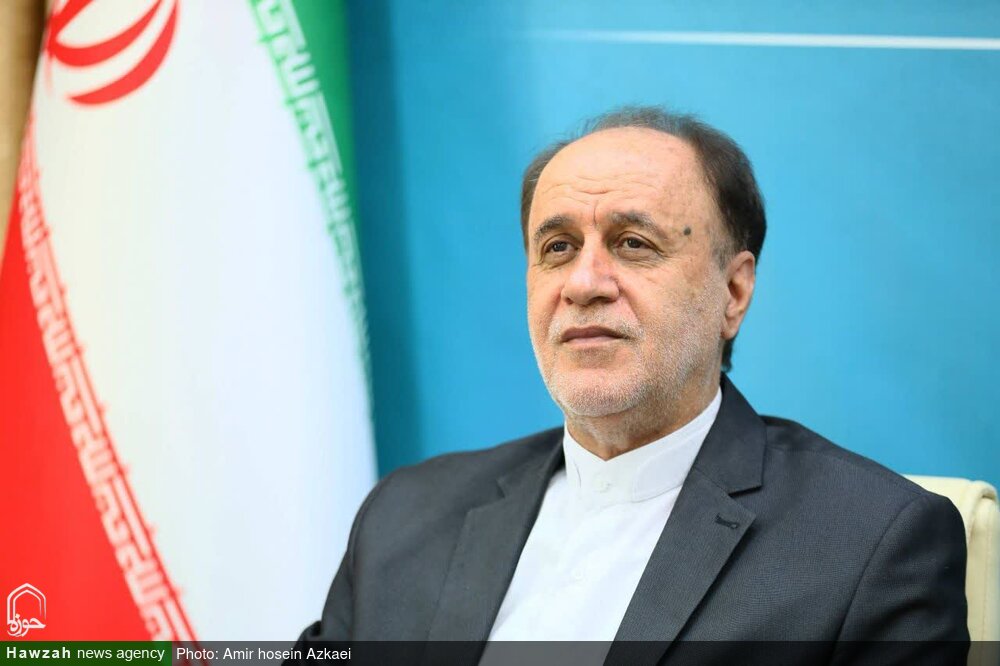 توجه به آموزش و پرورش، از شاخصه‌های اصلی رشد هر کشور است