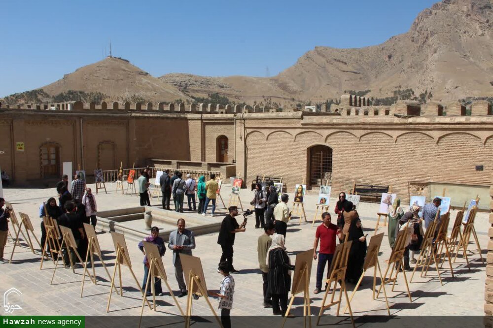 گشایش نمایشگاه بین‌المللی کاریکاتوریست چهره ۱۷ کشور جهان در خرم آباد
