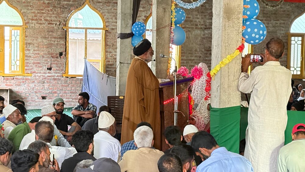 تعلیماتِ محمد و آل محمد (ع) عالمِ انسانیت کے لیے سرچشمۂ ہدایت ہیں، آقا حسن صفوی