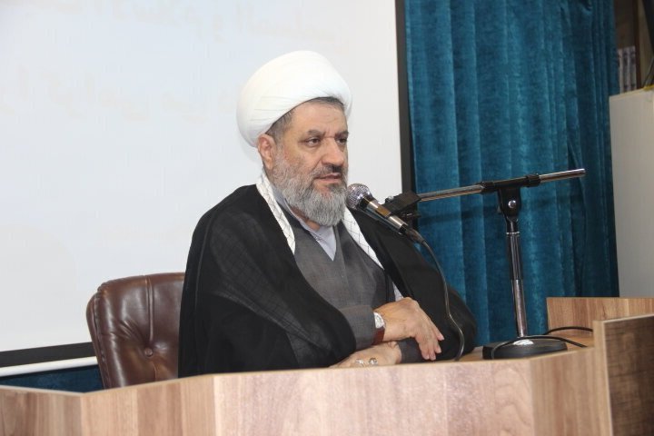 मुसलमानों के लिए;क़ुरआन करीम हज़रत रसूल आल्लाह की सबसे महत्वपूर्ण विरासत है मुसलमानों के लिए;क़ुरआन करीम हज़रत रसूल आल्लाह की सबसे महत्वपूर्ण विरासत है